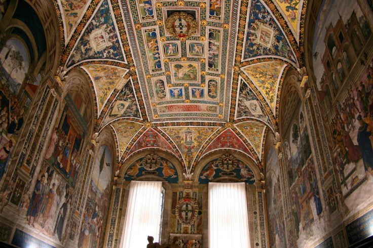 The frescoes and artwork in the Piccolomini Library