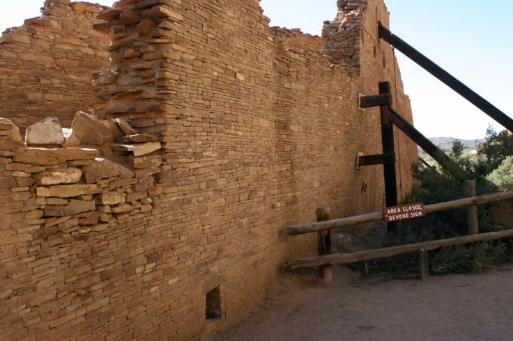 Buttresses shore up sagging walls in Pueblo Bonito