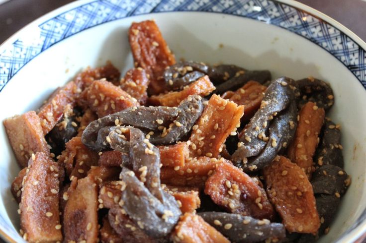 Konnyaku and atsuage kinpira