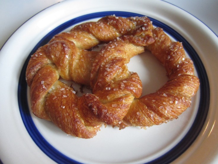 Cardamom pretzel
