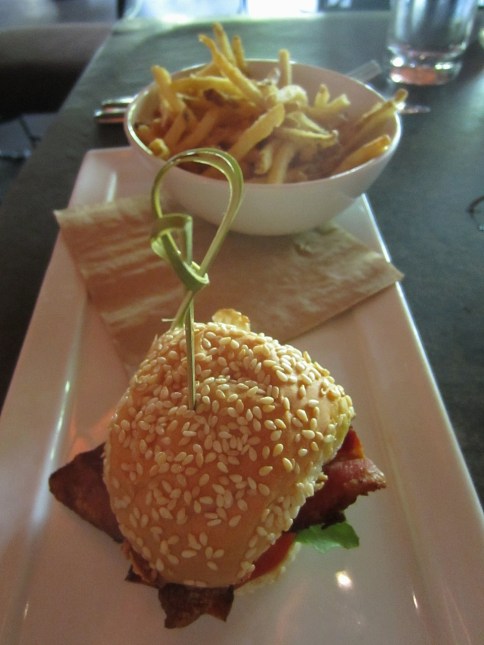 BLTA with shoestring potatoes