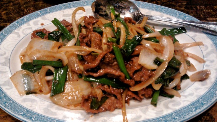 Tender Beef Pan-Fried with Scallion in Brown Sauce