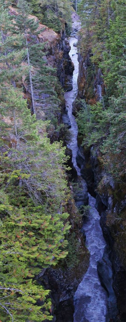 Box Canyon, Cowlitz River (click to enlarge)
