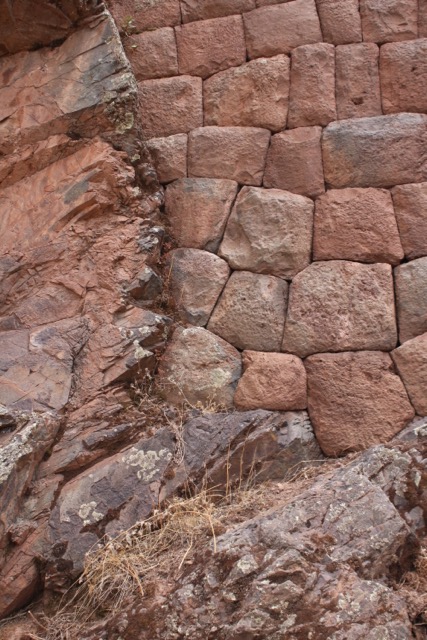 Planed surfaces (left), Pisac